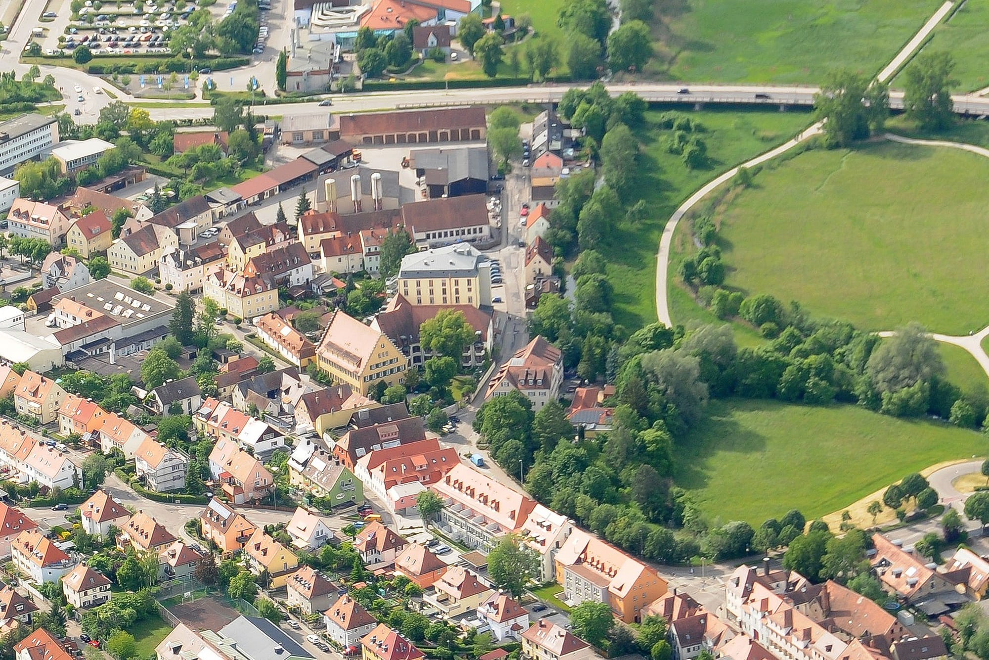Luftbild Ansbach mit Fokus auf Seniorenzentrum Hospital